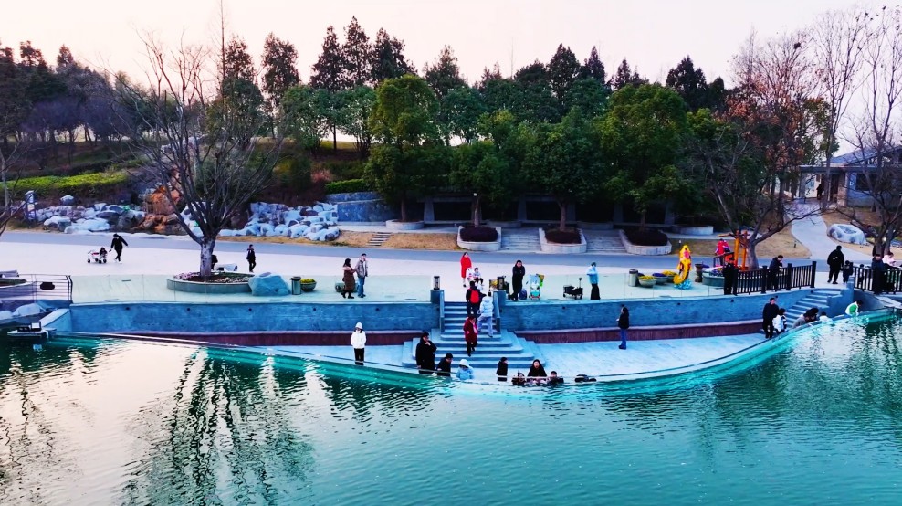 Nanjing Gingko Lake Arowana & Koi Vijver Project – Leyu Case1.jpg